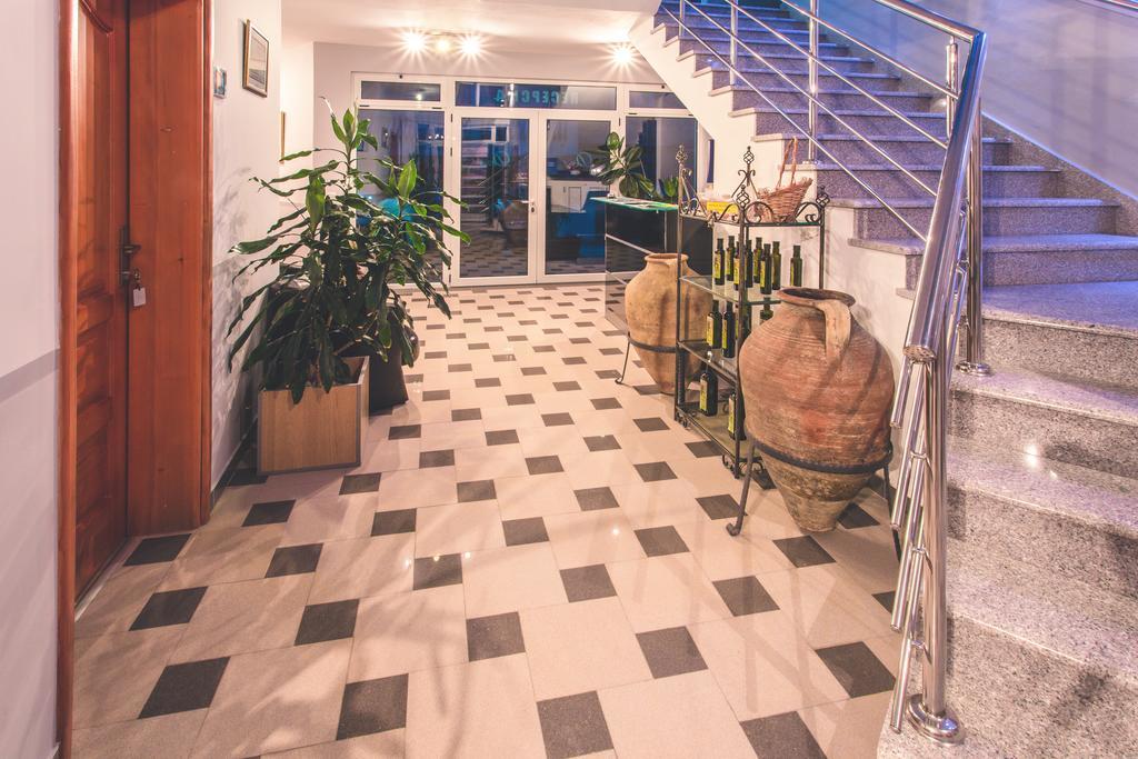 Apartments Deus Dobra Voda Luaran gambar